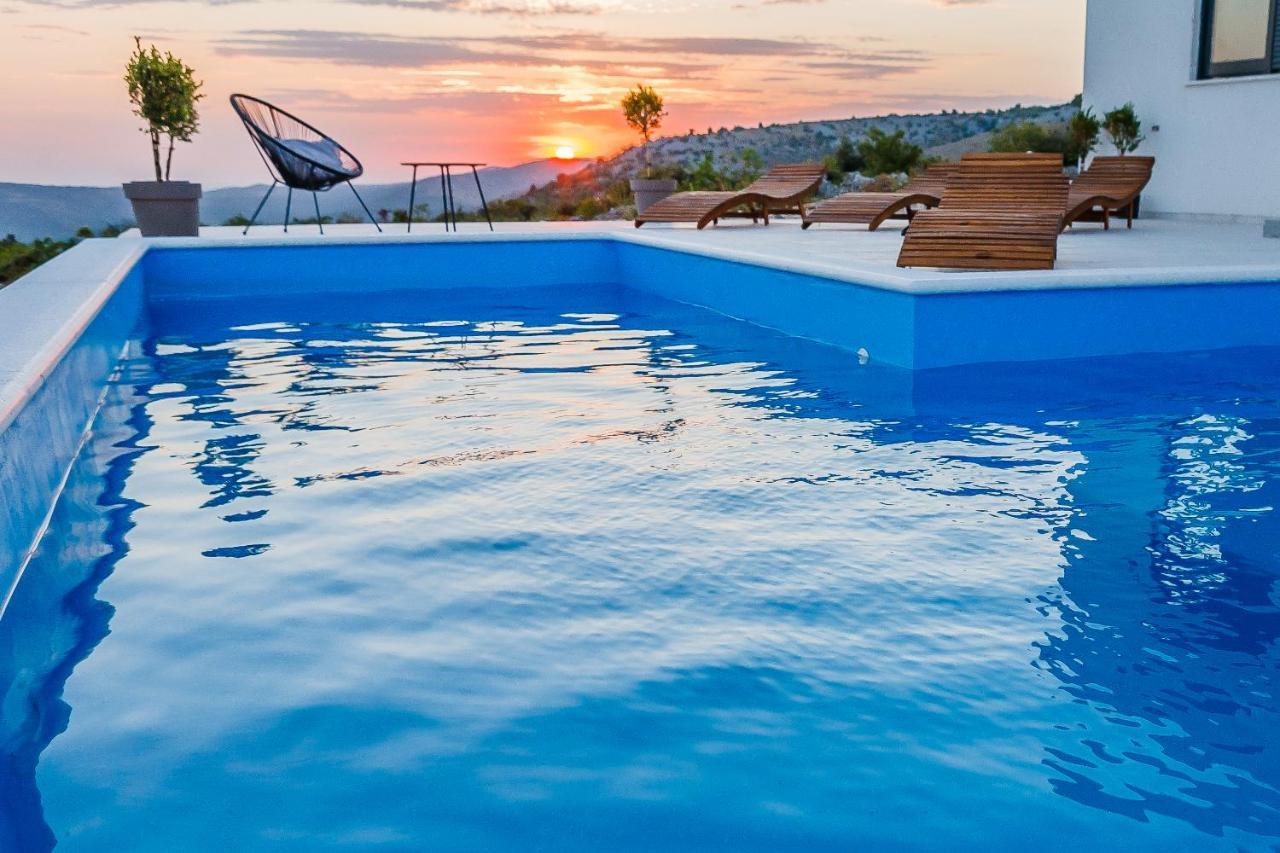Villa Zlatno Sunce In The Hills Near Trogir Vrsine Exterior photo