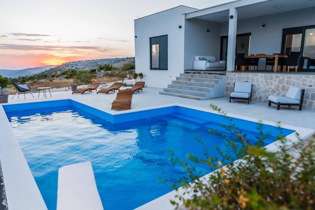 Villa Zlatno Sunce In The Hills Near Trogir Vrsine Exterior photo