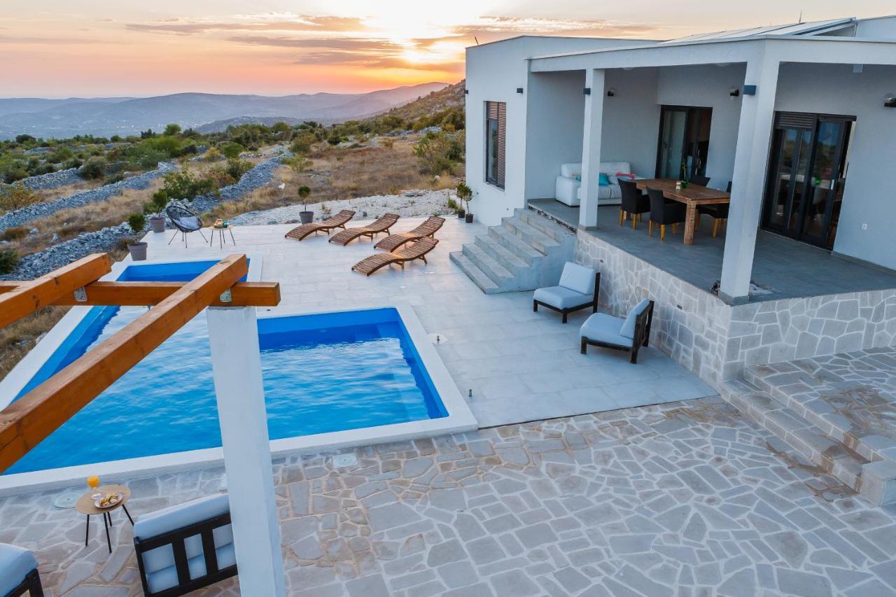 Villa Zlatno Sunce In The Hills Near Trogir Vrsine Exterior photo