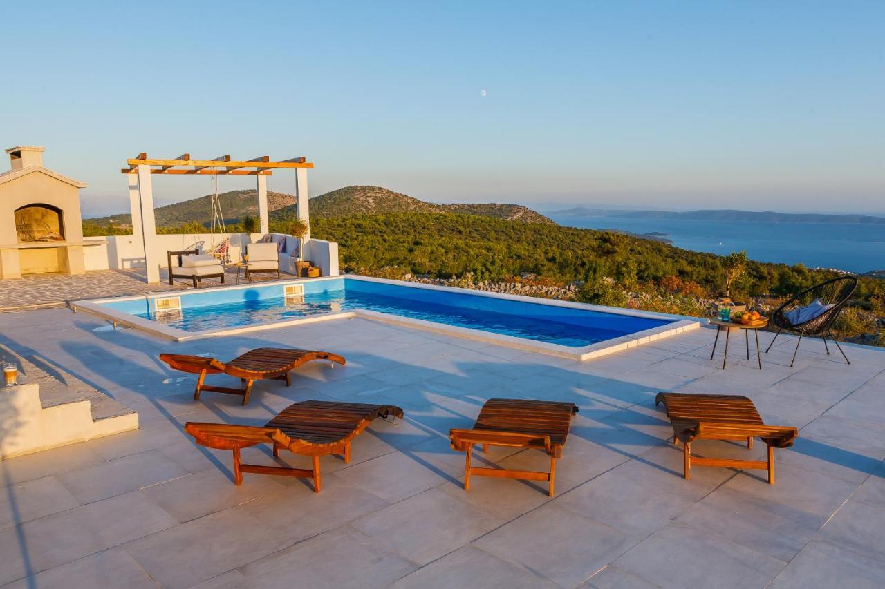 Villa Zlatno Sunce In The Hills Near Trogir Vrsine Exterior photo